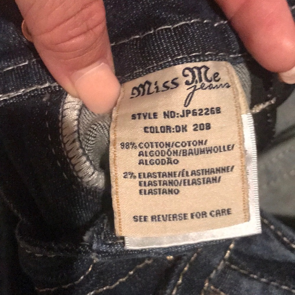 ♥️SOLD♥️Miss Me Jeans - Picture 3 of 6